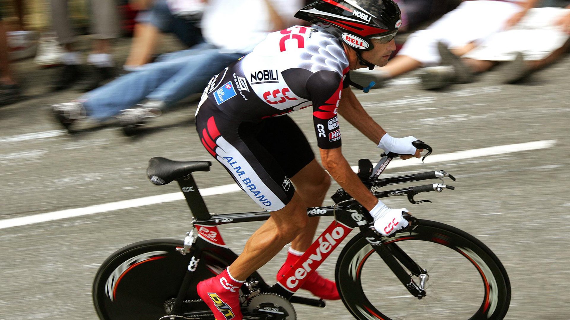 德约称赞年轻对手表现，仍保持王者风范，德约出道