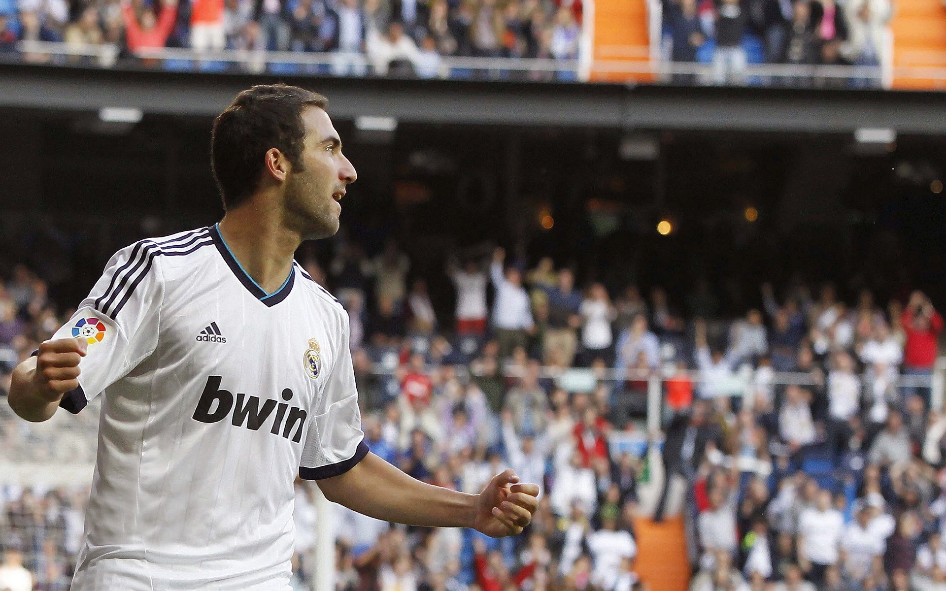 开云体育在线赛事直播-曼城长期积累的战术体系仍是其持续竞争力来源，曼城技术特点